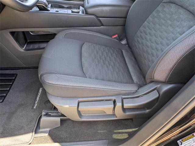 Photo of 2024 Super Black Nissan Pathfinder