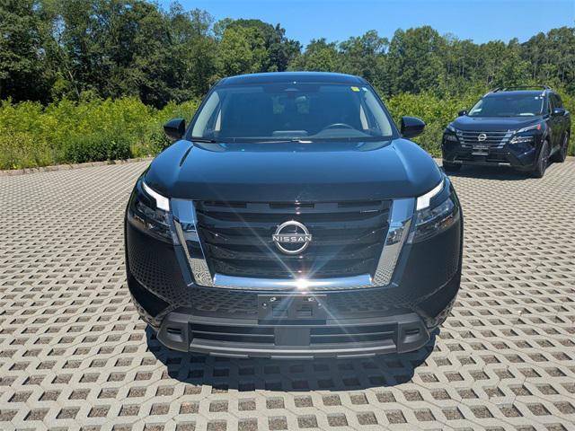 Photo of 2024 Super Black Nissan Pathfinder