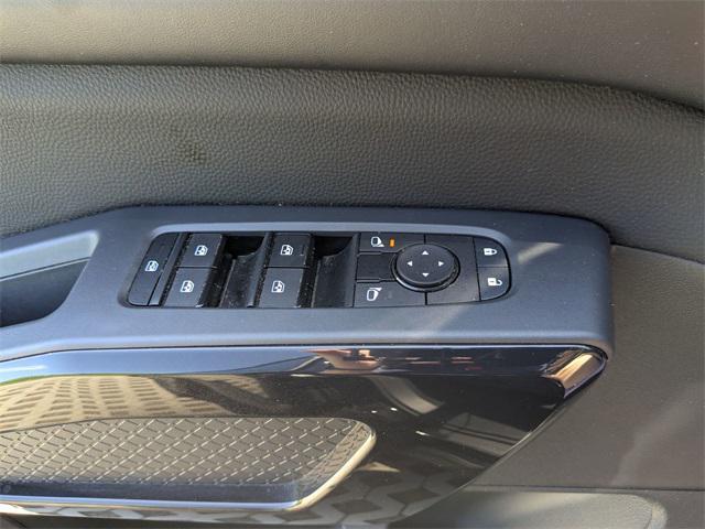 Photo of 2024 Super Black Nissan Pathfinder