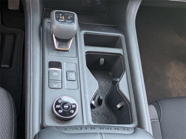 Photo of 2024 Super Black Nissan Pathfinder