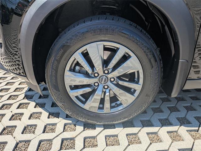 Photo of 2024 Super Black Nissan Pathfinder