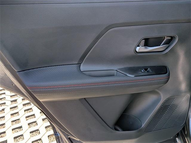 Photo of 2025 Gun Metallic/Super Black Nissan Kicks