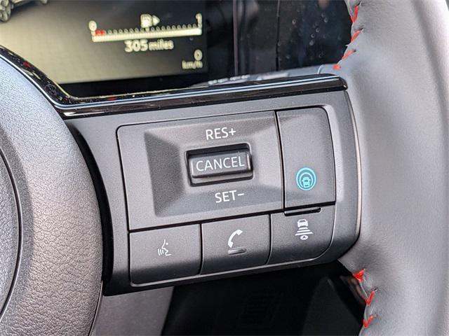 Photo of 2025 Gun Metallic/Super Black Nissan Kicks