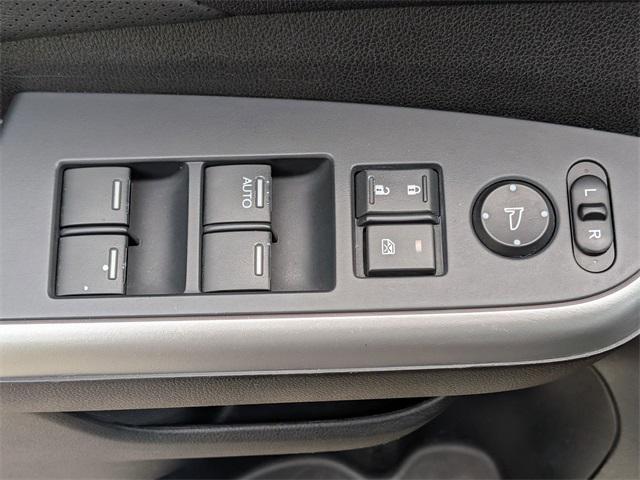 Photo of 2016 Crystal Black Pearl Honda CR-V