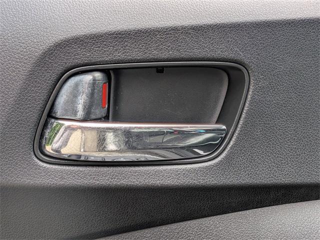 Photo of 2016 Crystal Black Pearl Honda CR-V