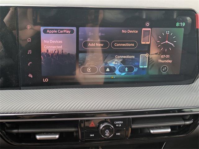 Photo of 2025 Aspen White Tricoat Nissan Kicks