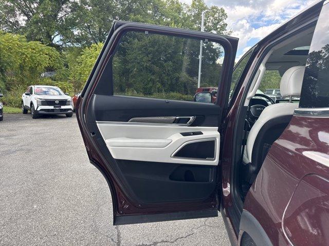 Photo of 2022 Sangria Red Kia Telluride