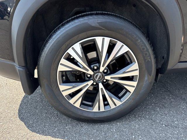 Photo of 2022 Black Nissan Rogue