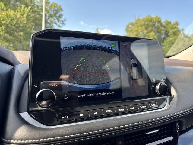 Photo of 2022 Boulder Gray Nissan Rogue