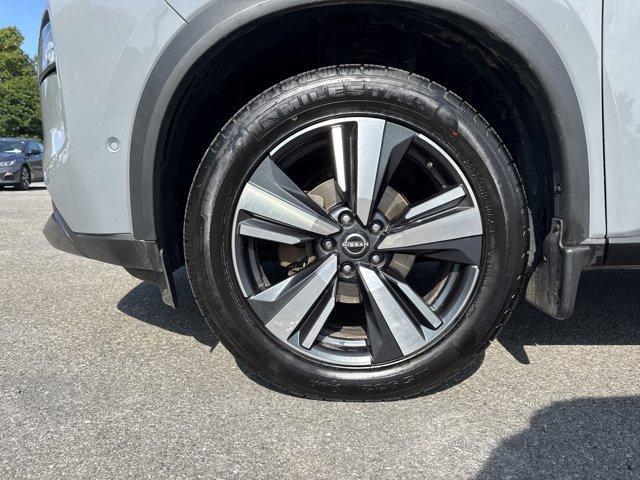 Photo of 2022 Boulder Gray Nissan Rogue
