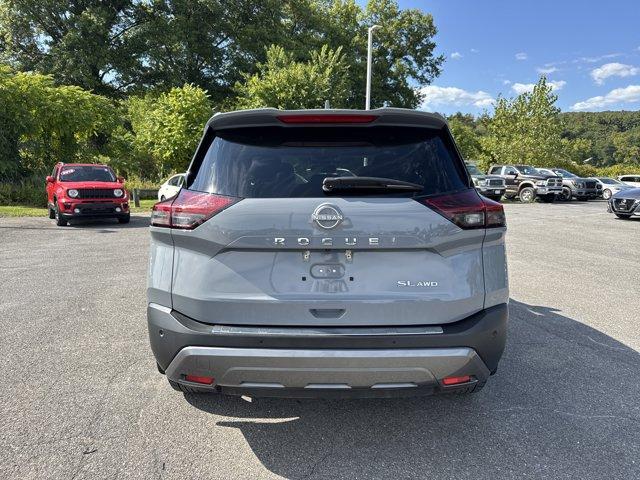 Photo of 2022 Boulder Gray Nissan Rogue