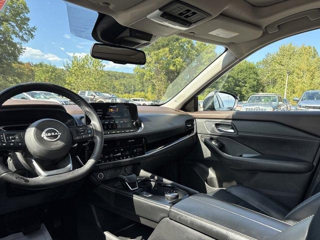 Photo of 2022 Boulder Gray Nissan Rogue
