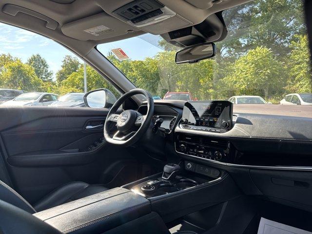 Photo of 2022 Boulder Gray Nissan Rogue