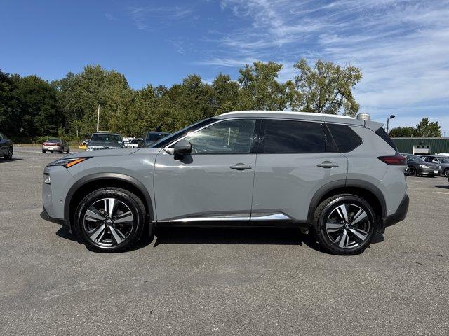 Photo of 2022 Boulder Gray Nissan Rogue
