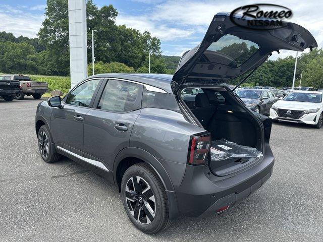 Photo of 2025 Gun Metallic Nissan Kicks
