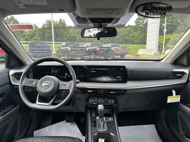 Photo of 2025 Gun Metallic Nissan Kicks
