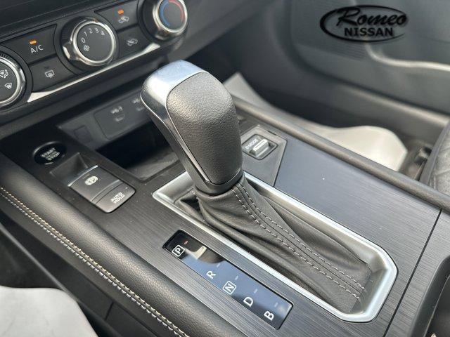 Photo of 2025 Gun Metallic Nissan Kicks