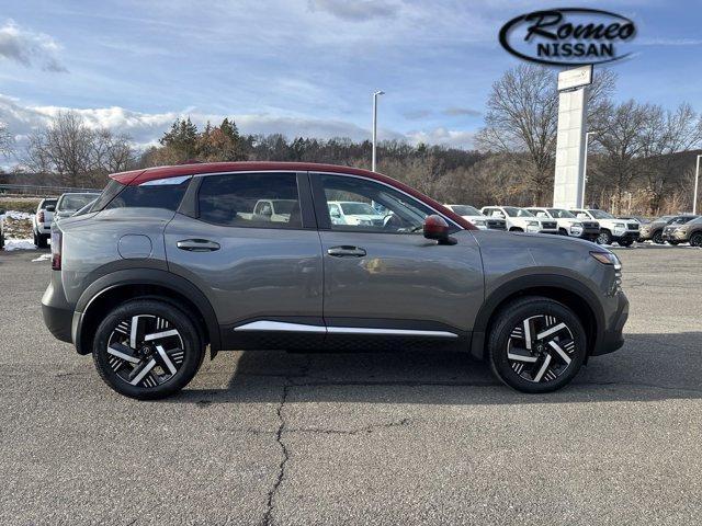 Photo of 2025 2t Gun Red Roof Nissan Kicks