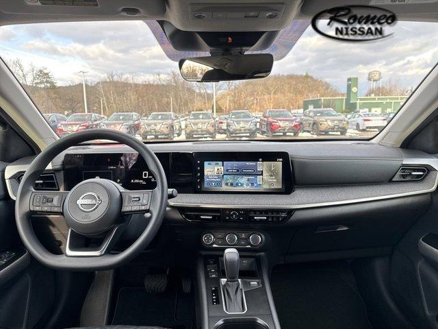 Photo of 2025 2t Gun Red Roof Nissan Kicks