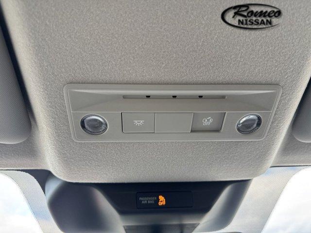 Photo of 2025 2t Gun Red Roof Nissan Kicks