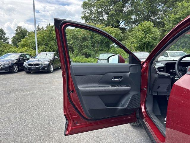 Photo of 2025 Scarlet Ember T Nissan Kicks