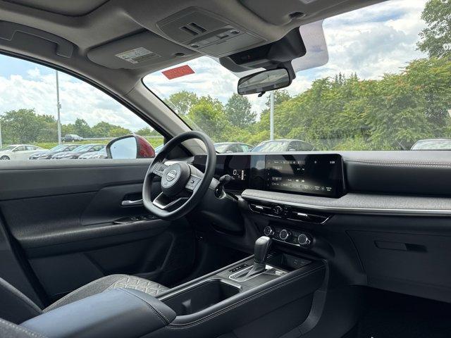 Photo of 2025 Scarlet Ember T Nissan Kicks