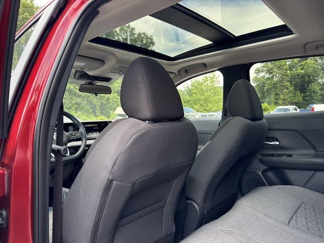 Photo of 2025 Scarlet Ember T Nissan Kicks
