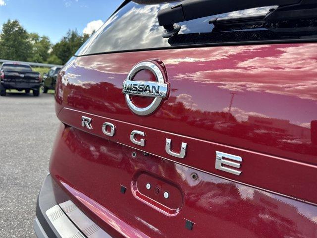 Photo of 2021 Scarlet Ember Nissan Rogue