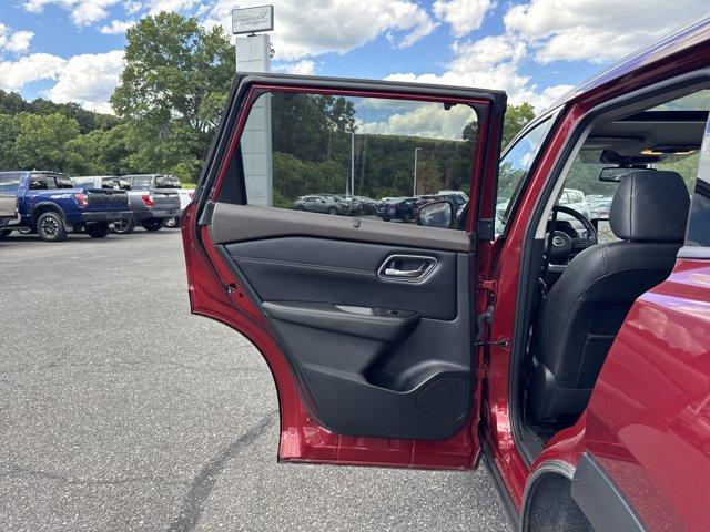Photo of 2021 Scarlet Ember Nissan Rogue
