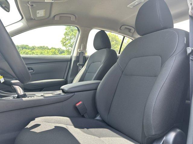 Photo of 2025 Cloud White Nissan Sentra