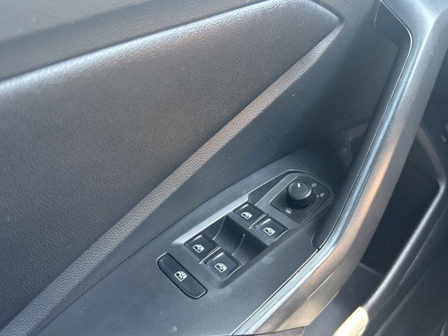 Photo of 2019 Platinum Gray Metallic Volkswagen Jetta