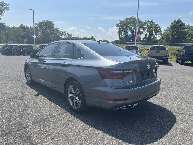 Photo of 2019 Platinum Gray Metallic Volkswagen Jetta