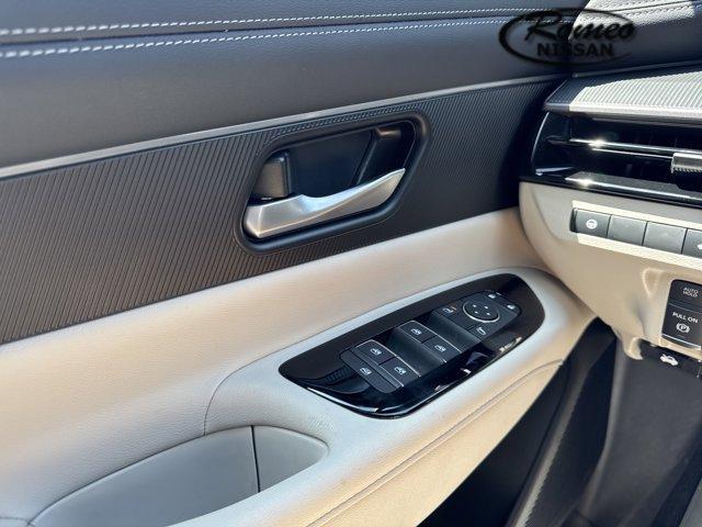 Photo of 2025 Black Nissan Murano