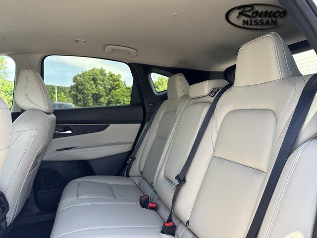 Photo of 2025 Black Nissan Murano