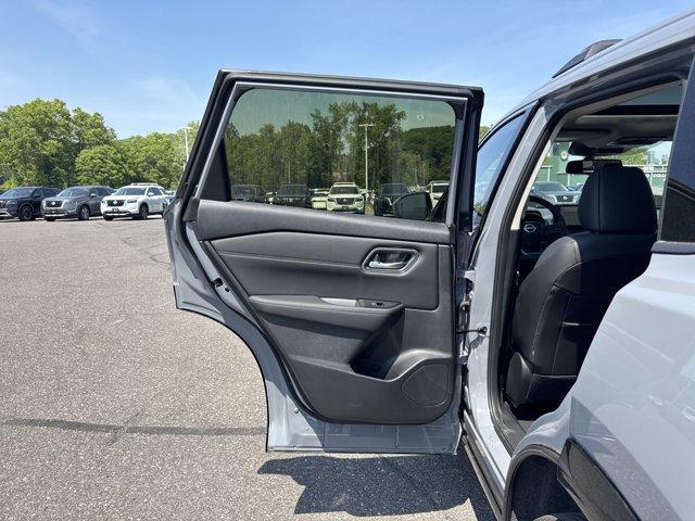 Photo of 2025 Boulder Gray Metallic Nissan Rogue