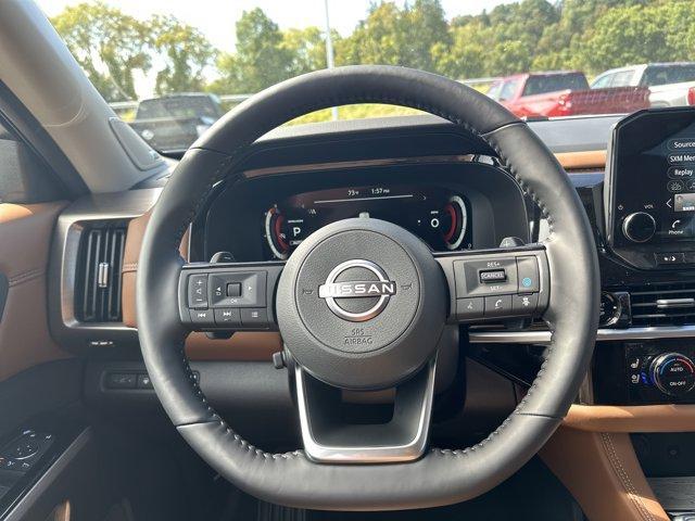 Photo of 2025 Everest White P Nissan Pathfinder