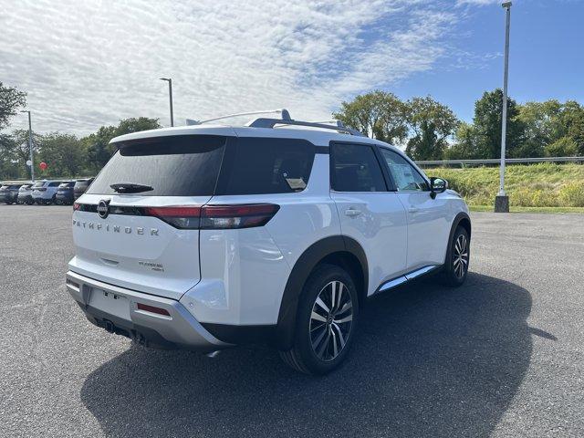 Photo of 2025 Everest White P Nissan Pathfinder
