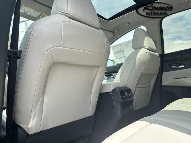 Photo of 2025 Black Nissan Murano
