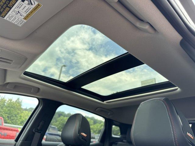 Photo of 2025 Super Black Nissan Kicks