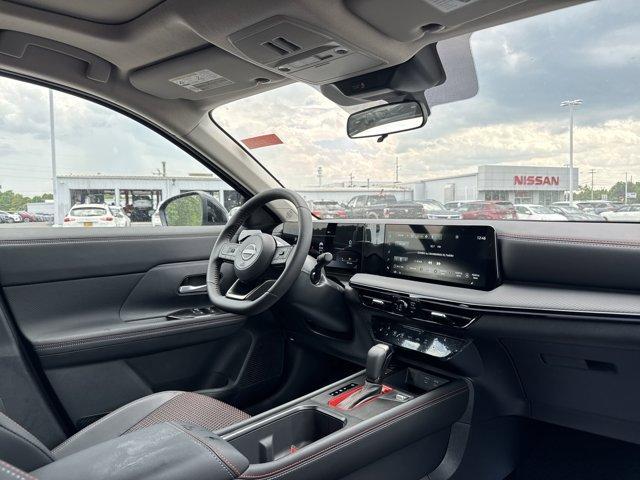 Photo of 2025 Super Black Nissan Kicks