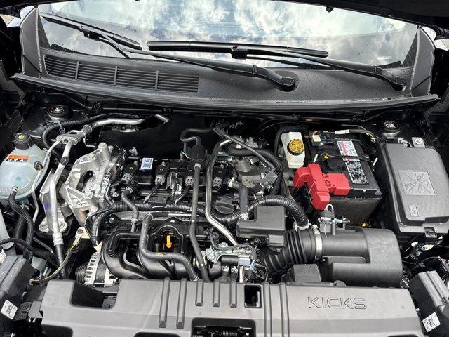 Photo of 2025 Super Black Nissan Kicks