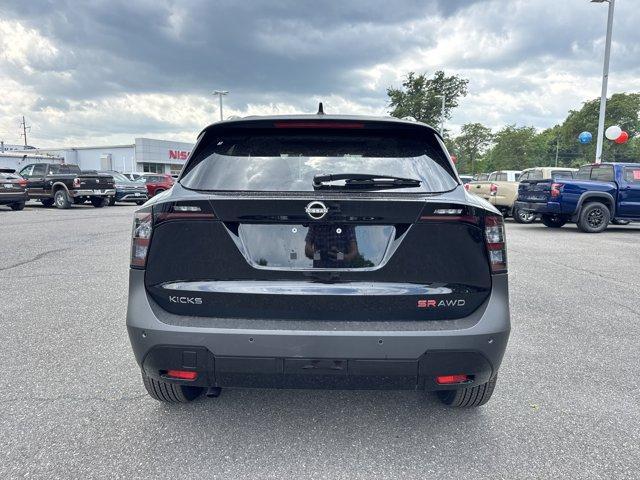 Photo of 2025 Super Black Nissan Kicks