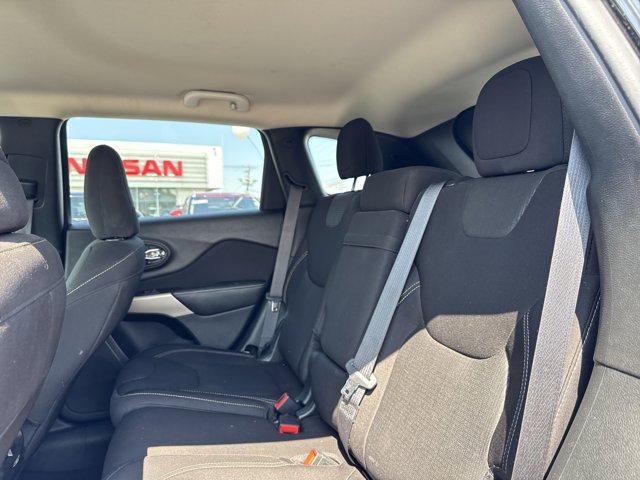 Photo of 2017 Diamond Black Jeep Cherokee