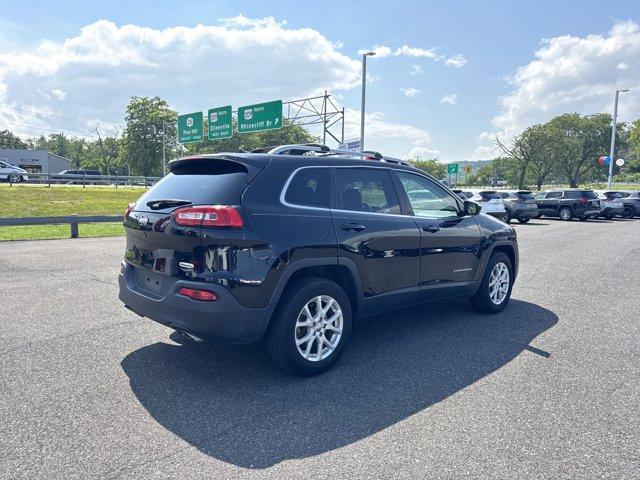 Photo of 2017 Diamond Black Jeep Cherokee