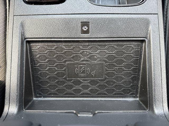 Photo of 2022 Glacier White Nissan Frontier