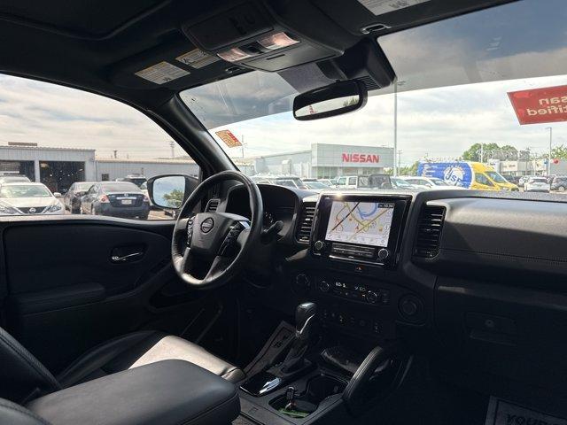 Photo of 2022 Glacier White Nissan Frontier