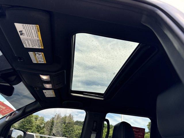 Photo of 2022 Glacier White Nissan Frontier