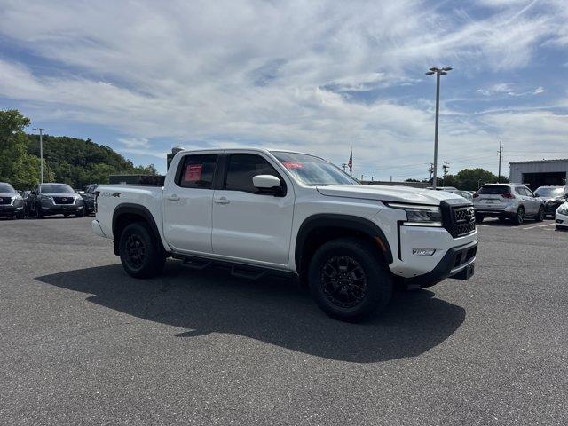 Photo of 2022 Glacier White Nissan Frontier