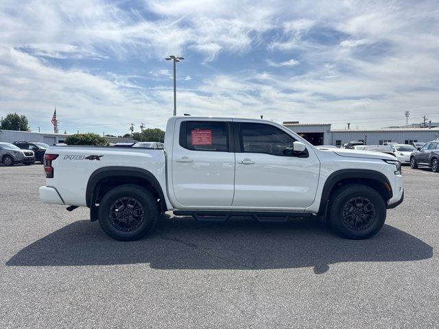 Photo of 2022 Glacier White Nissan Frontier