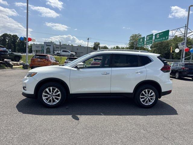 Photo of 2019 White Nissan Rogue